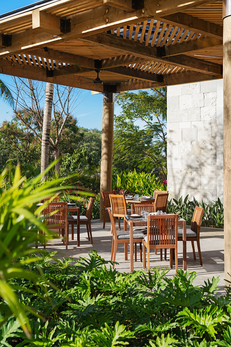 Vidanta-CelebrateParkHotel-PoolsideRestaurant